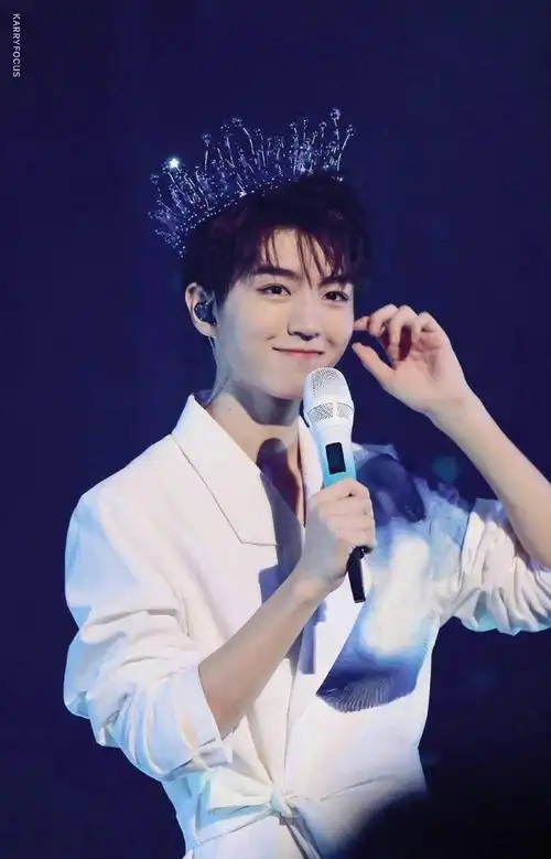 王俊凯神图壁纸__财经头条