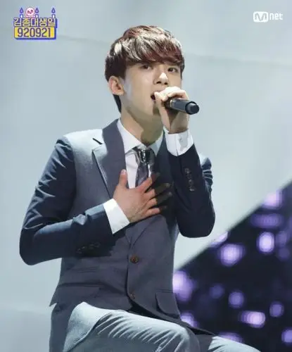 金钟大生日进行中,sm公司大厅凳子应援,爱丽写给钟大一封长情书