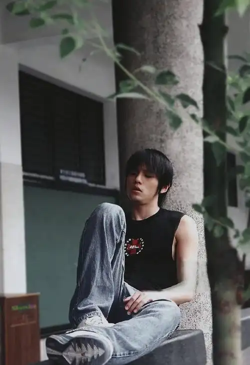 周杰伦年轻时有多帅