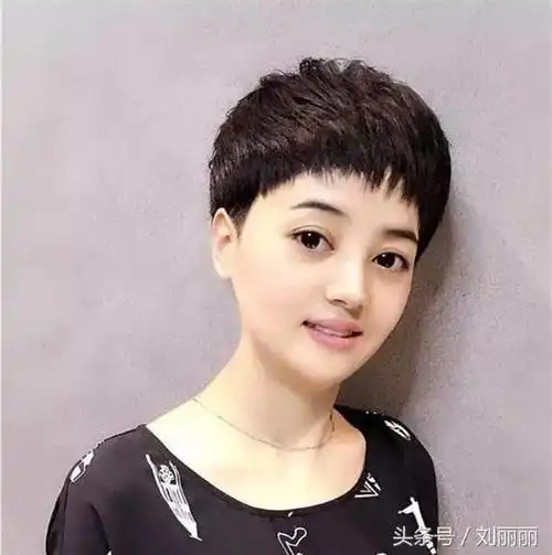 精选女生短发纹理烫30款