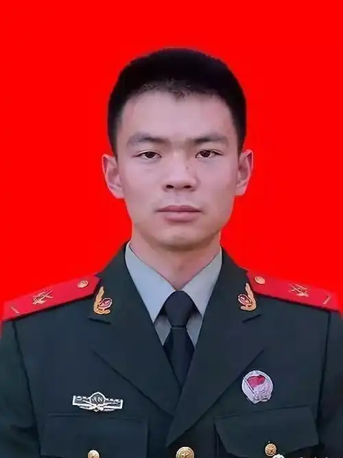 夏振威 武警嘉兴市消防支队士官,古山镇世雅下街村人;胡海航 空军