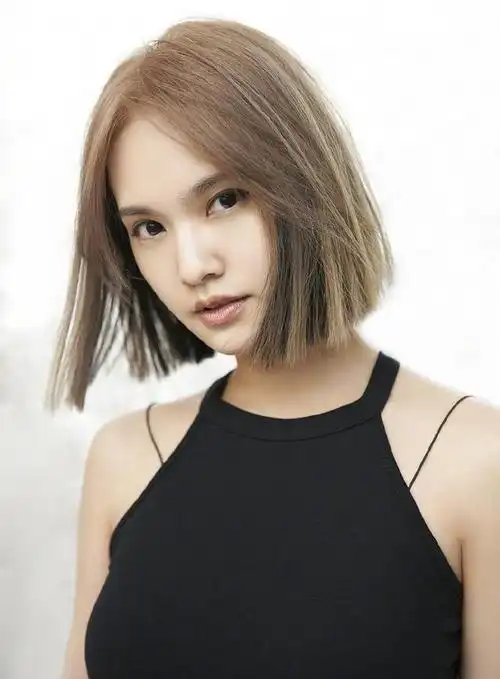 杨丞琳换新发型了,新发型类似"洗剪吹",但是看起来人特别精神