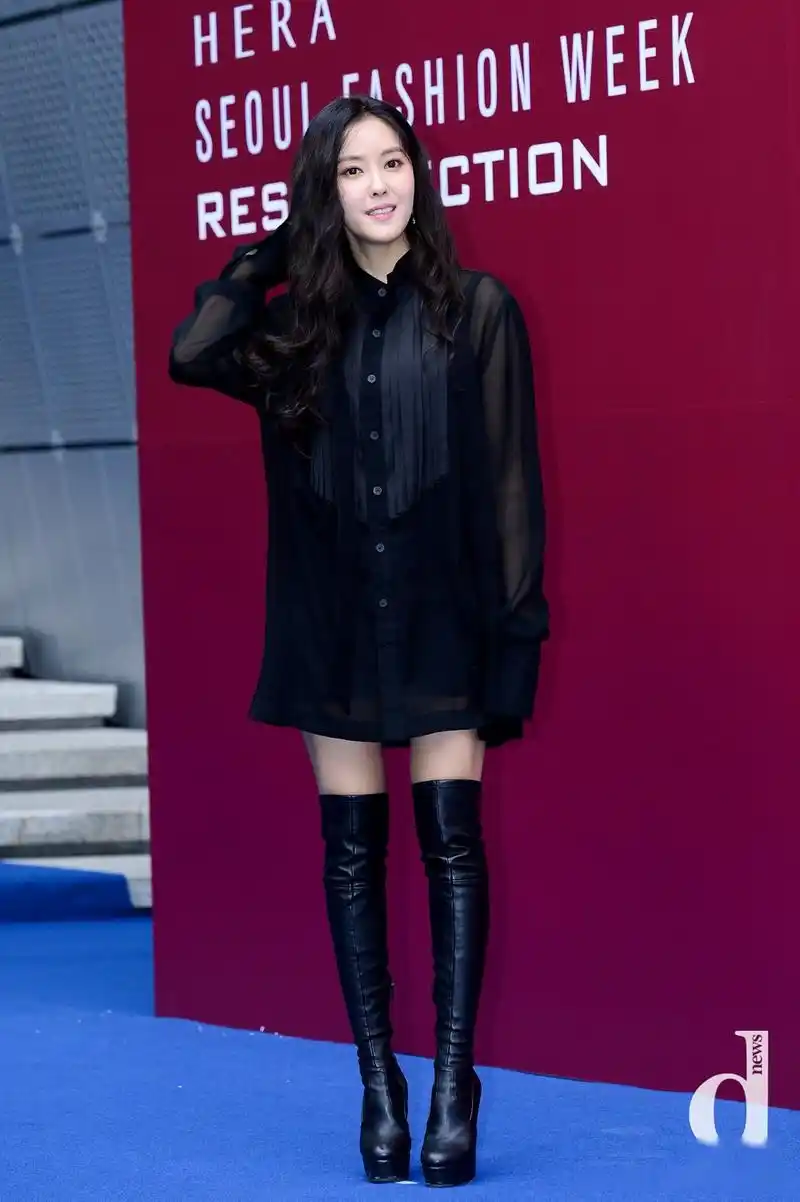 【d美图】女明星们的高筒靴时尚,冬季也能性感优雅!