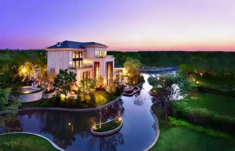 1544㎡法式独栋别墅,散发着豪华和卢浮宫的典雅!