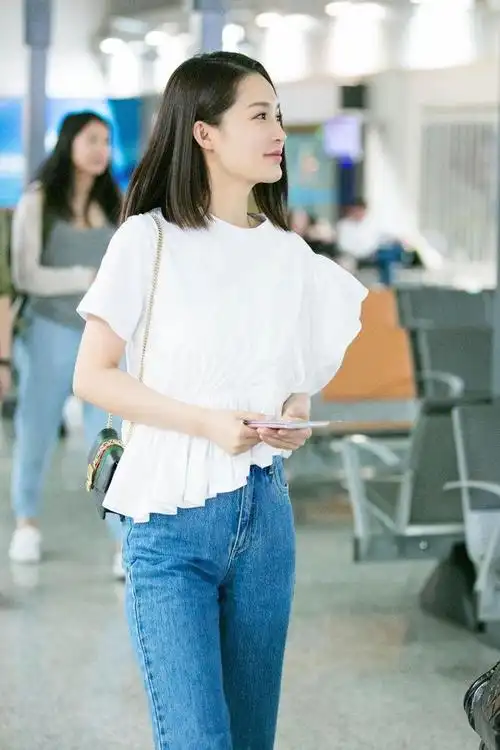李沁穿搭简单时尚教你日常装穿出时尚范