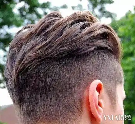 从背后看男生发型三款发型帅气有佳一