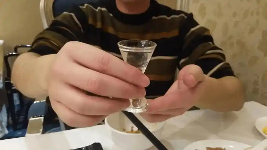 酒知识丨酒席上的敬酒与推杯你都做对了吗