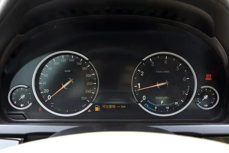 【宝马7系2014款730li 臻享型仪表盘背光显示汽车图片-汽车图片大全】