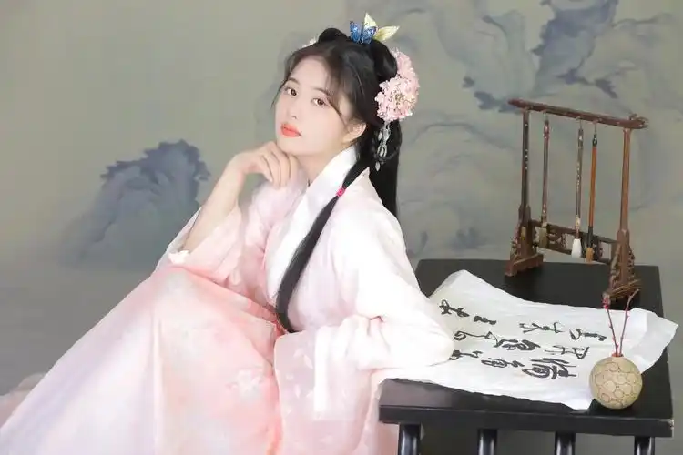 《征程～"小棉祆"民族汉服古装艺术照》#国风古韵 #汉服之美 - 抖音