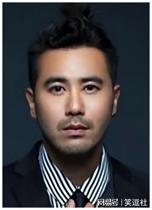 娶了"摇滚女神"谭维维,生下一儿一女,陈亦飞的生活如今怎么样