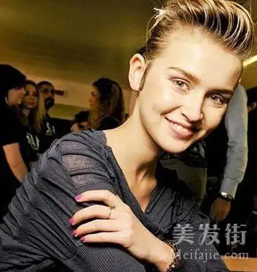 女生半剃头发型图片 女生长发剃鬓角发型