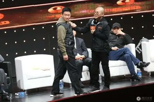 拄拐为功守道站台揭幕战吴京马云不来怕李连杰打我