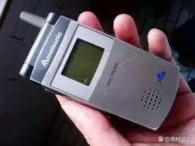 盘点20年前用过的那些老品牌手机,有几款设计如今看也堪称经典