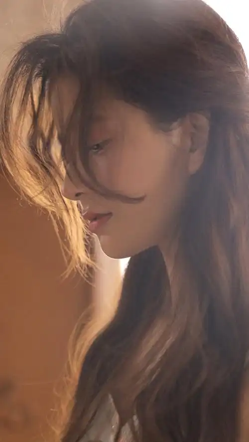 高颜值长发美女手机壁纸