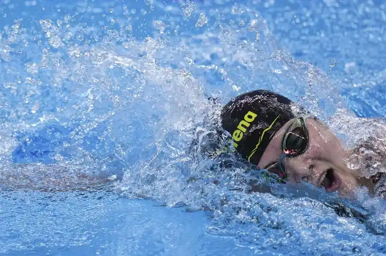 游泳——全国冠军赛:女子400米自由泳赛况