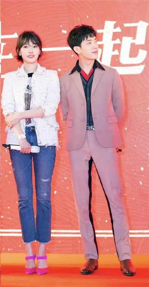 白百何拥有171cm的身高,自然拥有一双超级大长腿.