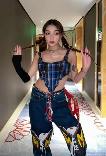 vava毛衍七学历身高个人资料她是哪个厂牌