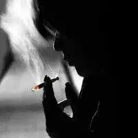 抽烟图片女人霸气_微信头像图片大全