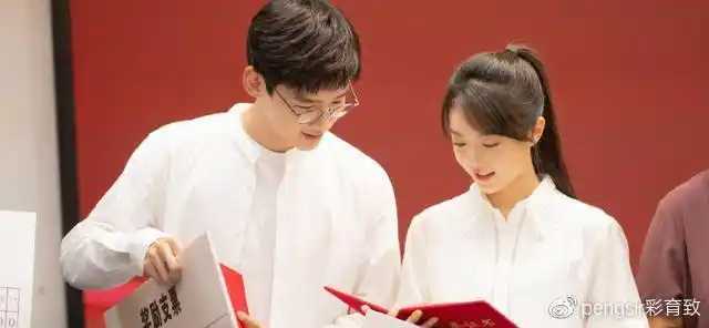 网传白敬亭马思纯恋爱证据小白26岁生日在马思纯家度过