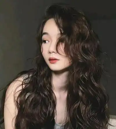 想要烫头发,这几款长卷发造型可以参考看看,洋气又时髦,显发量颜