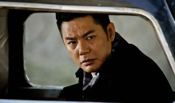 傅程鹏独具神秘气质谍战一哥挑战三面卧底