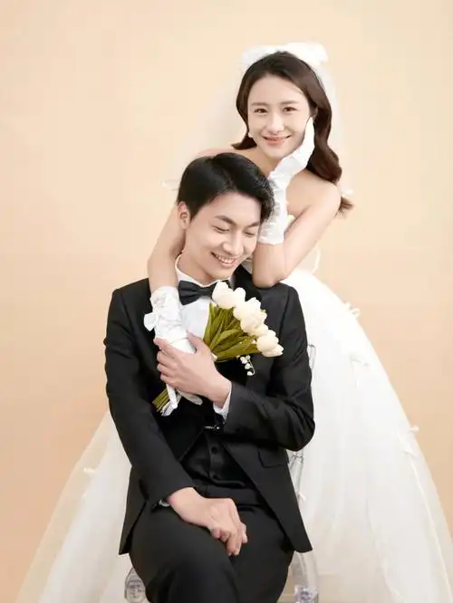 所有女生75情人节用这组极简婚纱照官宣吧78