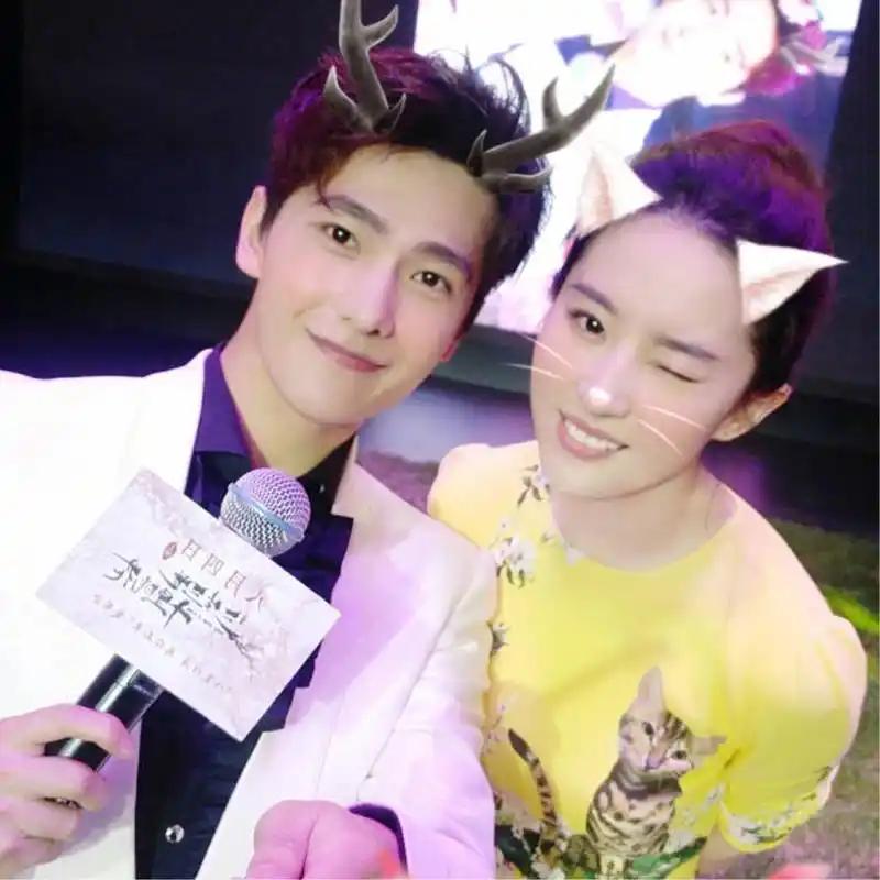 和杨洋合照的五位女星:许晴像大姐姐,最后一对真的好像情侣!