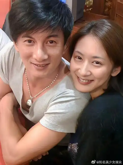 吴奇隆郭珍霓早期合照