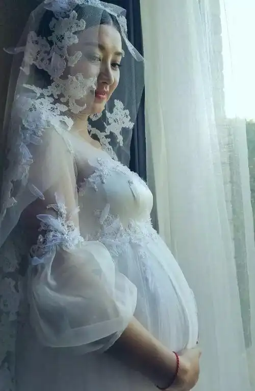 《甄嬛传》"沈眉庄"斓曦大婚 挺孕肚满脸幸福