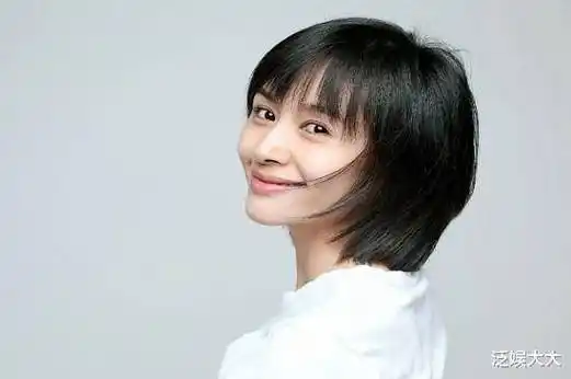 不过,王子文的童年却不是幸福的.