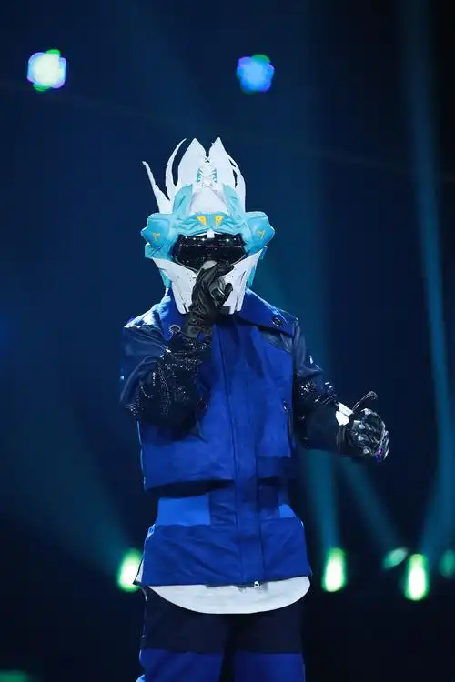 《蒙面唱将》猜评团继续发力 烧脑持续升级