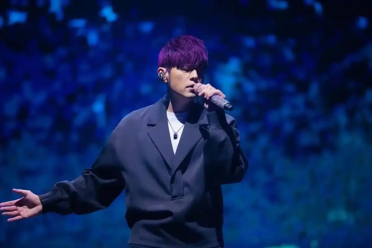 是周杰伦啊.#周杰伦太原演唱会 图片来自粉丝群里的小伙伴,感 - 抖音