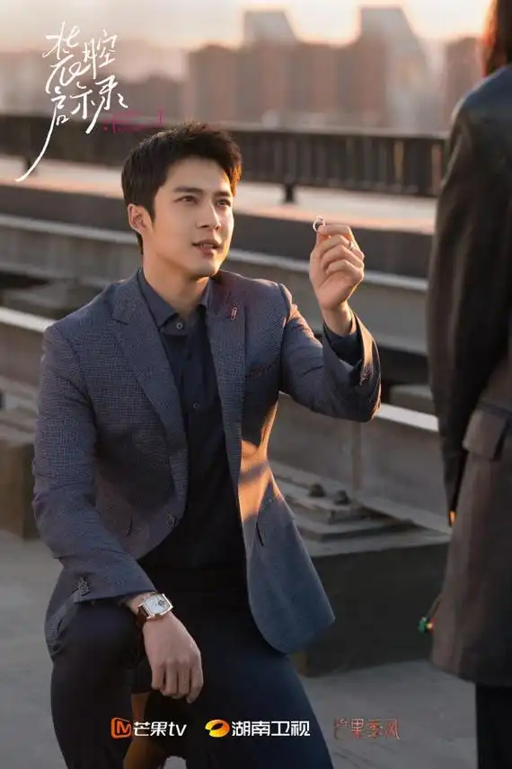 专访|韩东君:收敛与放纵|韩东君_新浪财经_新浪网