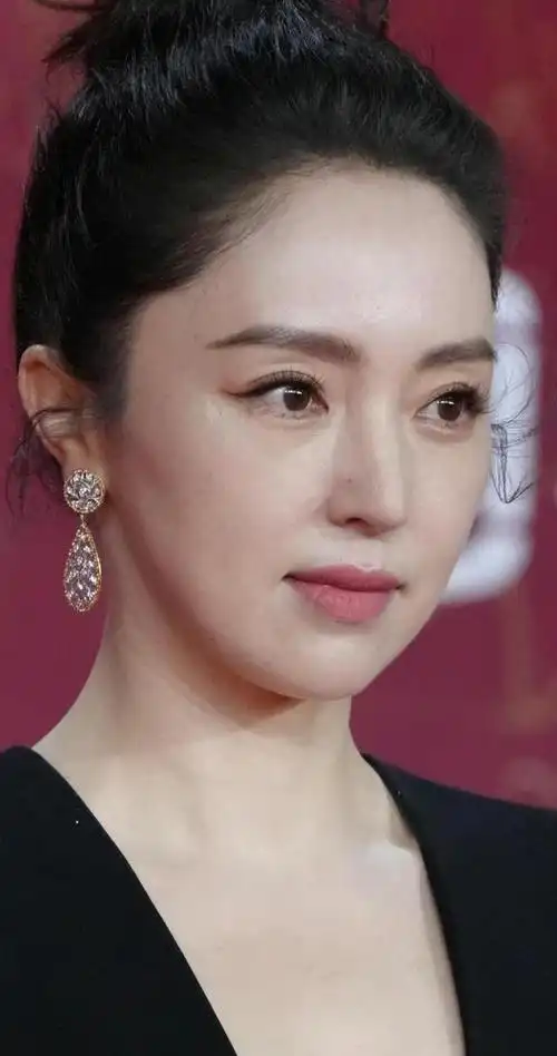 79年的董璇在节目中谈自己的的婚恋观,真的很值得大家借鉴.