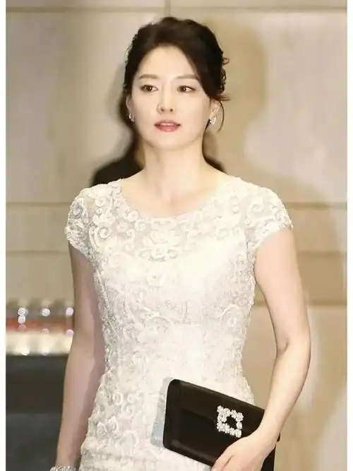 李英爱穿衣好高级宛若人鱼公主