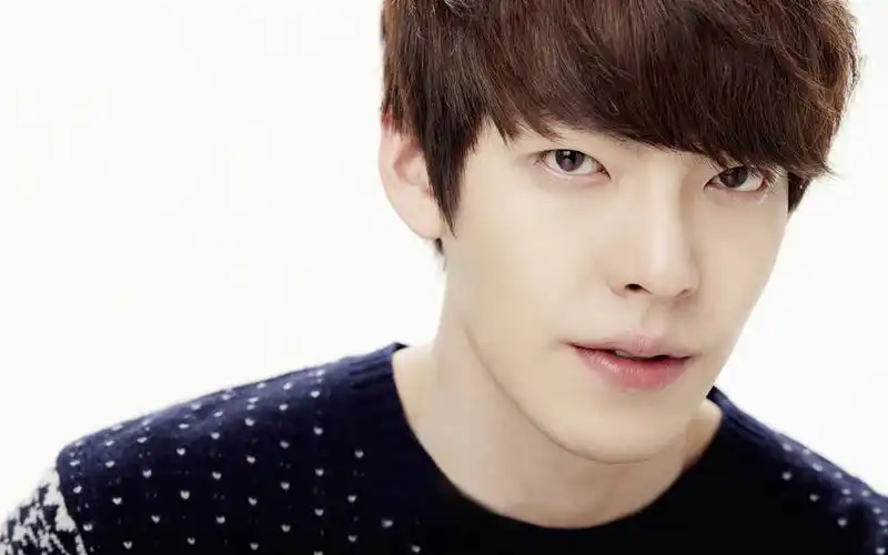 金宇彬,金贤中,韩国,模特,演员,长腿男神,长腿欧巴,画报,小鲜肉金宇彬