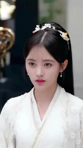 古装剧中女星穿白衣鞠婧祎很惊艳,杨幂很清纯,杨颖美出新高度