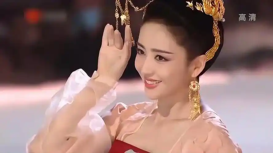 618晚会佟丽娅跳国风舞蹈芒种最后太惊艳不舍得移开眼睛