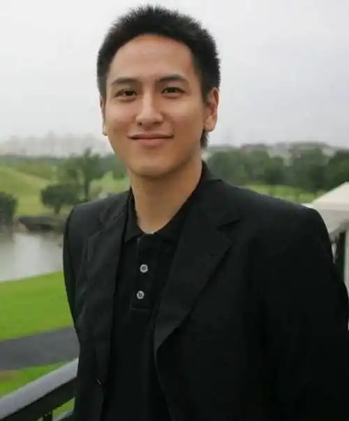 汤臣集团公子汤珈铖,父亲去世留上海133套房,如今一套市值2亿