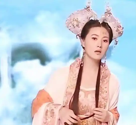 黄圣依因《天仙配》嫁入豪门,现在与丈夫杨子怎么样了?