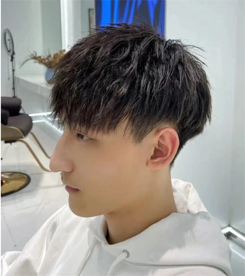 摩根烫简单好打理,早上出门只需要五分钟,吹干直接打发蜡.