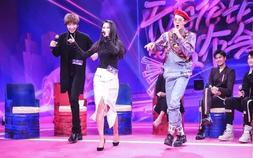 王广允变身快男史上最萌"抢戏精" 零包袱尬聊斗舞随时起飞