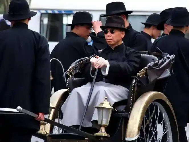 在2009年上映的《建国大业》中,冯小刚饰演的杜月笙给观众留下了非常