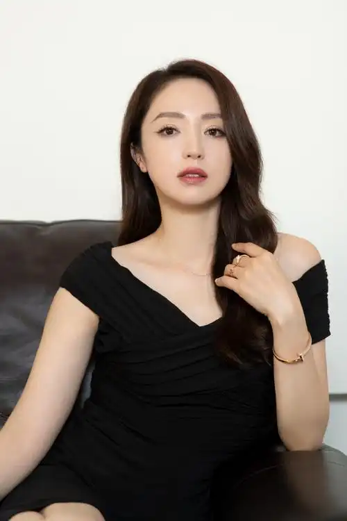 董璇超话#董的生活#璀璨映耀,爱意七夕7815一组@董璇bling bling