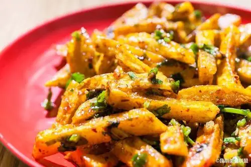 这家50m05的涮菜店疯了居然不让人多点涮菜原因竟是