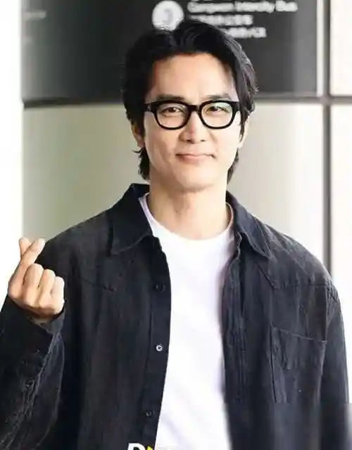 宋承宪法令纹明显,刘亦菲冻龄引热议