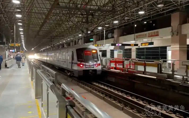 【上海地铁】4号线 奶嘴 406 虹桥路下行出站