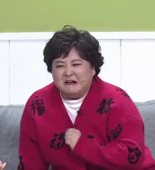 一组贾玲表情包,我发现贾玲坐在那不动每一帧都是好笑的哈哈哈哈哈哈