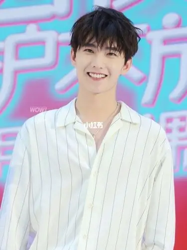 杨洋是我见过笑容最干净明媚的男孩子
