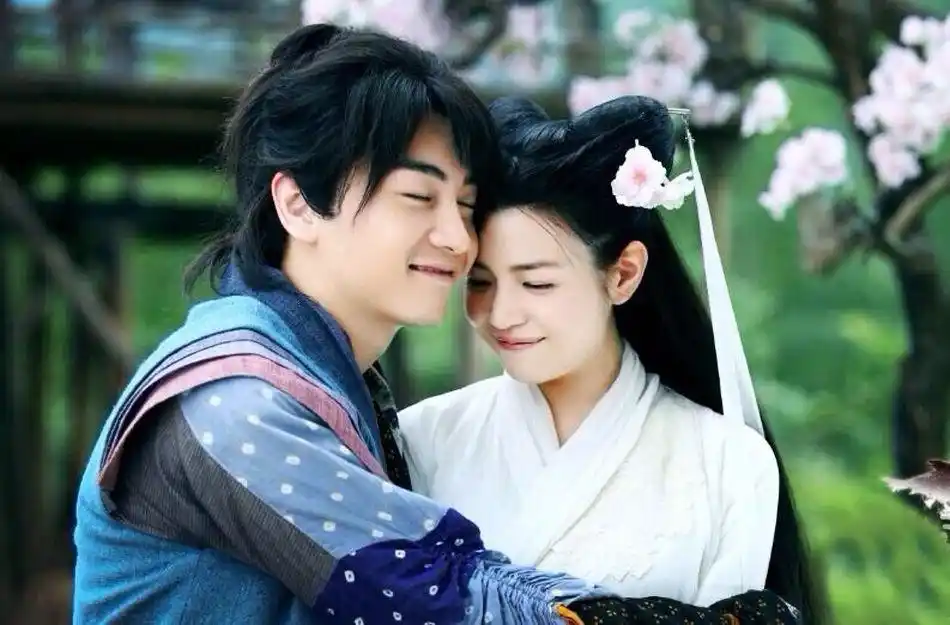 《新版神雕侠侣》曝剧照 杨过小龙女亲密舞剑